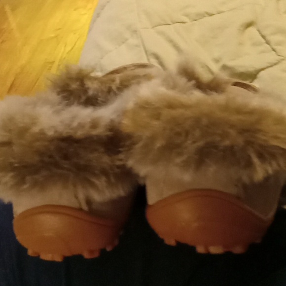 Women's Columbia Faux Fur Slip On Slippers/Shoes - Picture 2 of 8